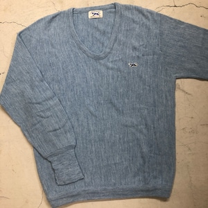 ⊕1970'S JC PENNY BLUE FOX V-NECK SWEATER