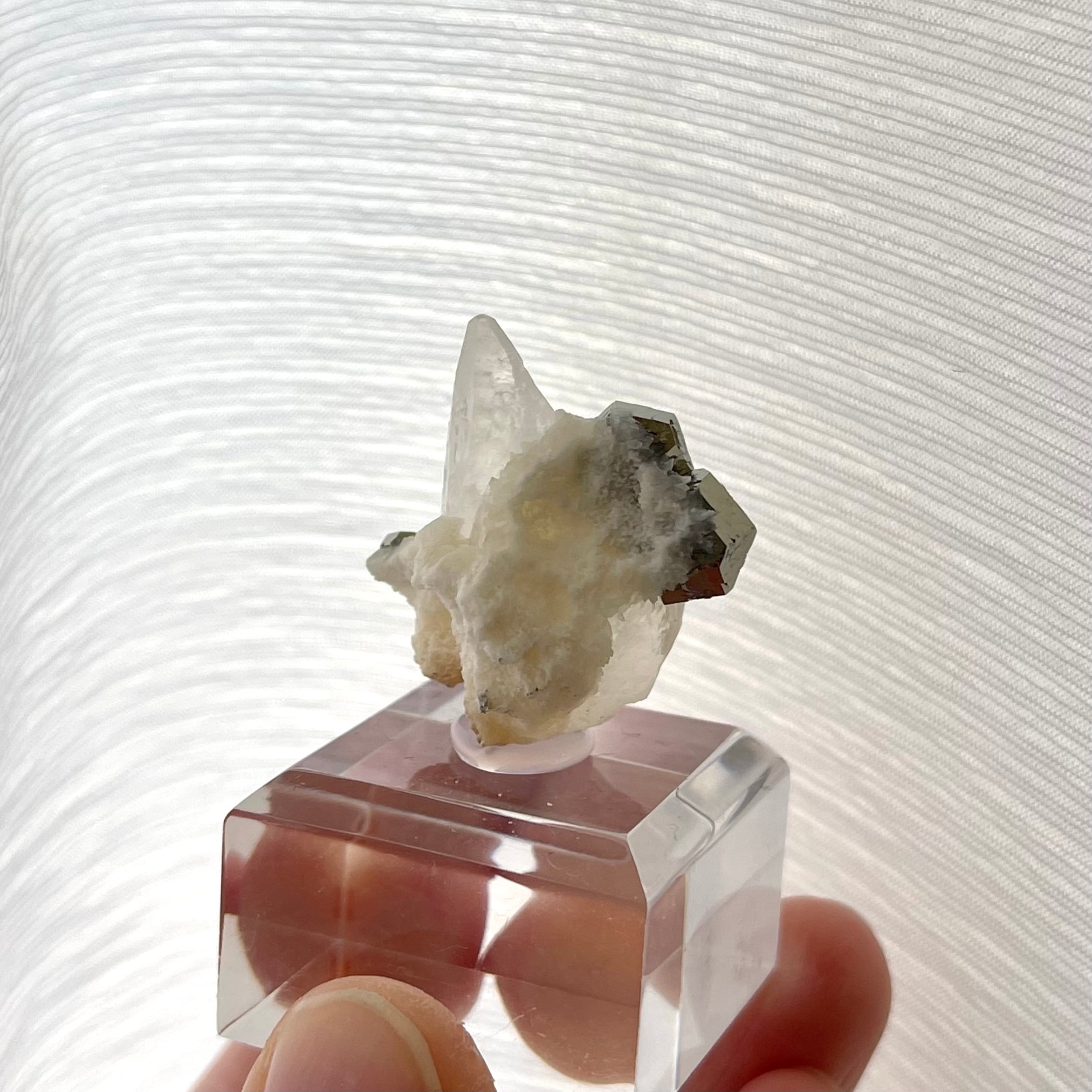 カルサイト / パイライト【Pyrite with Calcite】中国産 | PEANUTS