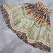 フラダンス 衣装 パウスカート グリーン系 ブラウン系 シングル シンプル カヒコ柄 かわいい 鮮やか 華やか 明るい ふわふわ カラフル ハワイアン アロハ ハワイアンプリント フラ ダンス レッスン 練習 オレンジ系 軽やか カラフルデザイン 柄物