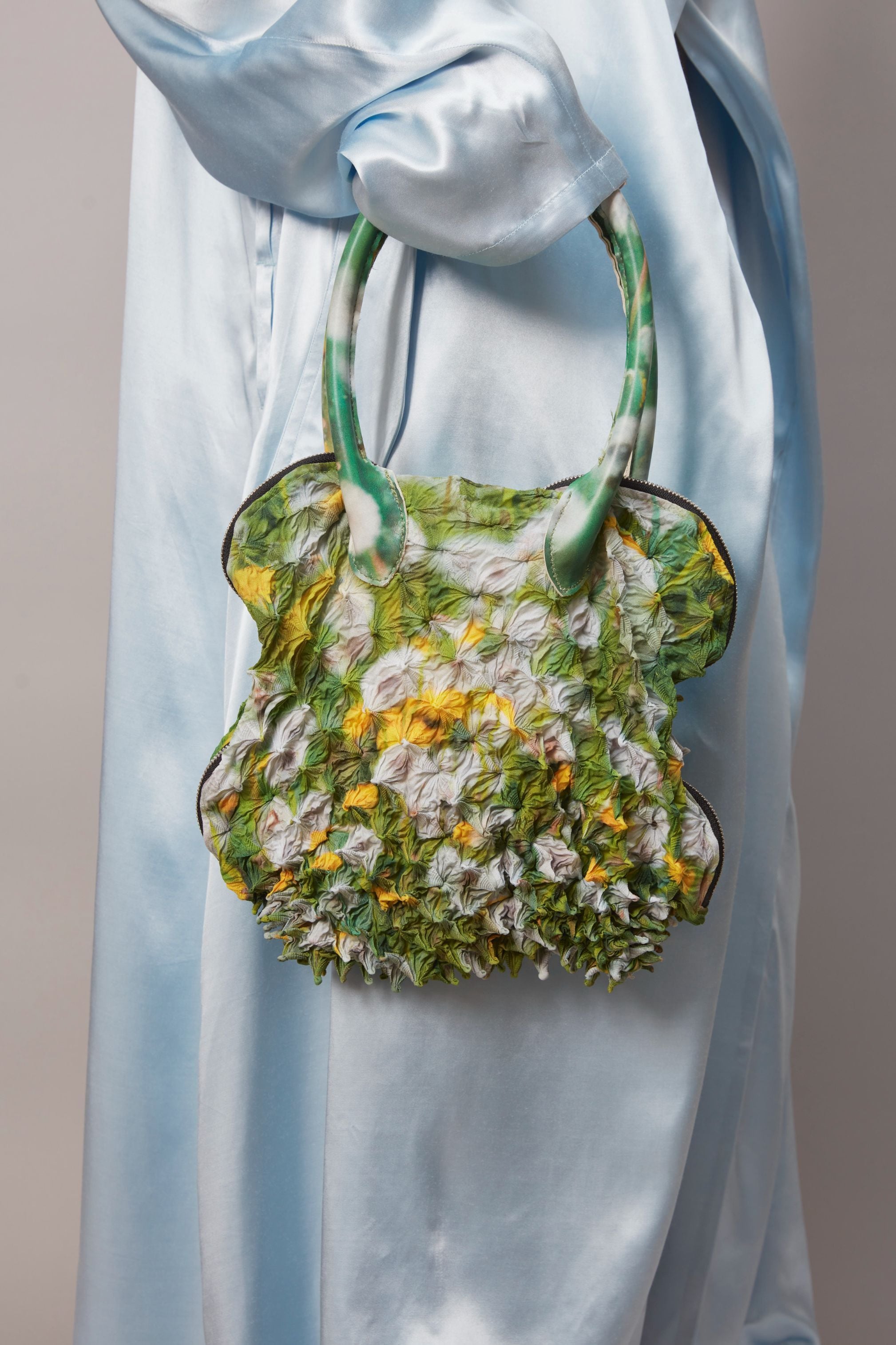 Bala- REVOLVE bala Bala Bangles 水色 HALFMOON リネンアイピロー