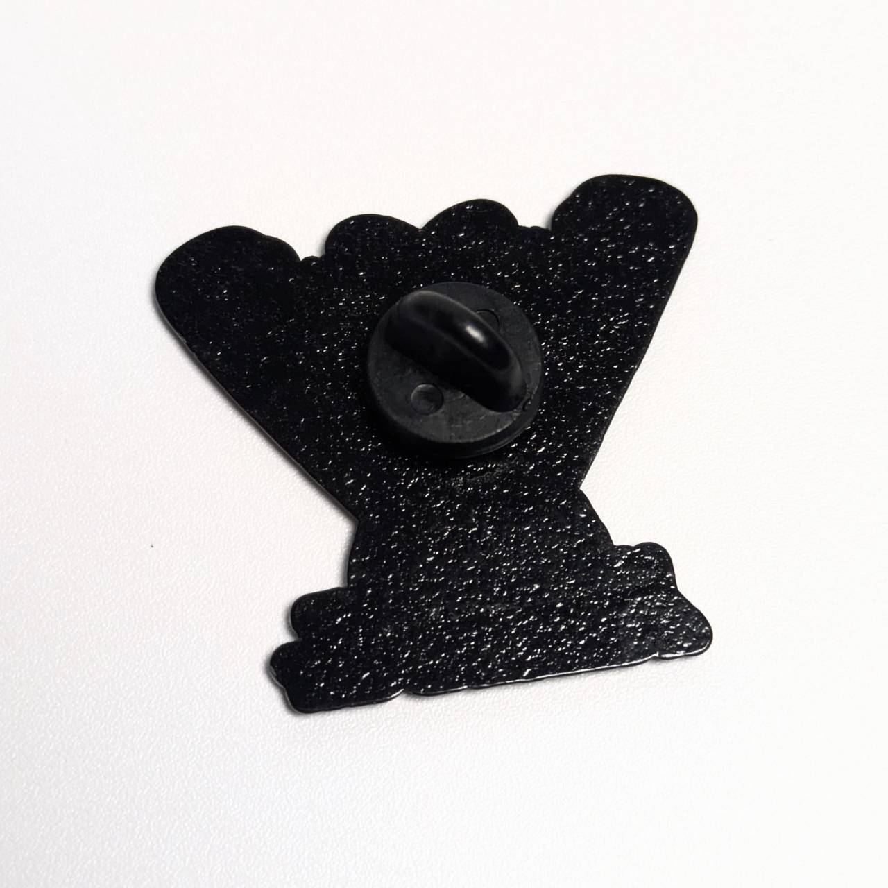 送料無料！ ★ピンズ PINS★ピンバッジ 【 Garfield (ガーフィールド) 】 “ NEVER TRUST A SMILING CAT ”〚アメリカン雑貨 アメトイ〛