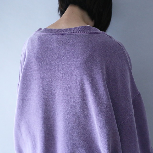 "刺繍×狼" box printed over silhouette sweat