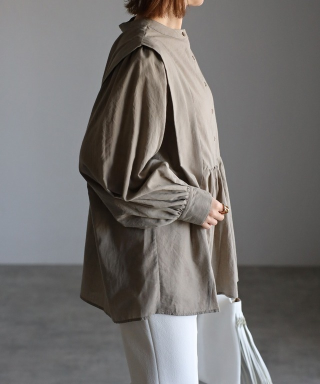 ブザムタックボリュームスリーブブラウス