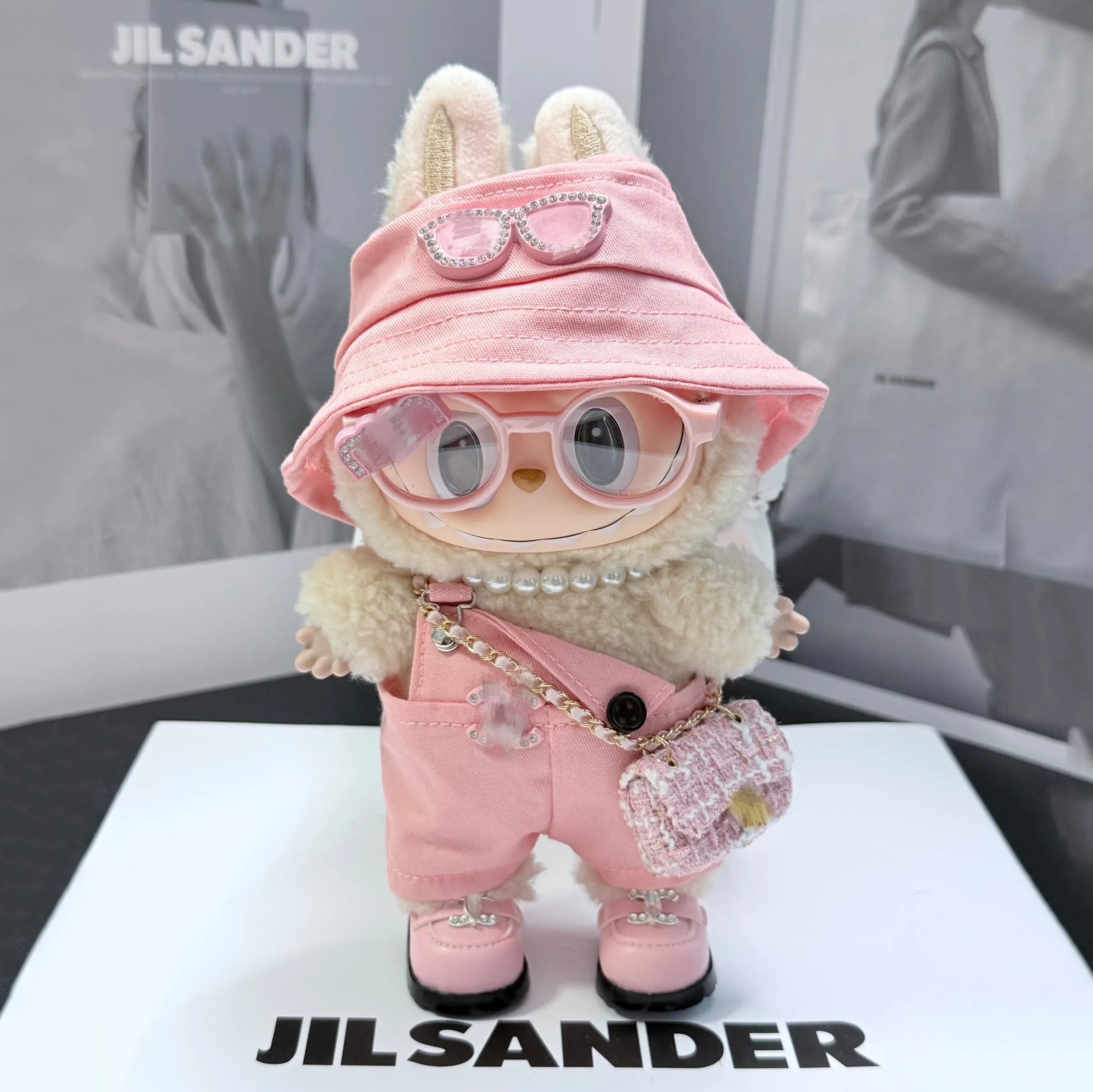 キラキラ輝くフルコーデ!上品で可愛い・高級感満々♡ セレブピンク labubu ラブブ 全ピンク スパンコールあしらい 15-17cm 軽奢華 おしゃれ the monsters 1.0 2.0 3.0用