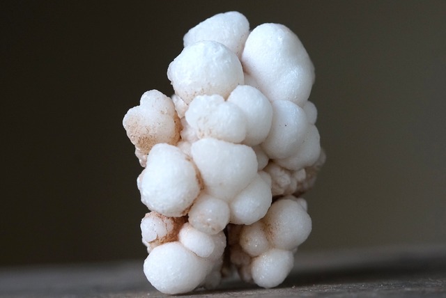 ホワイト アラゴナイト White Aragonite (B)