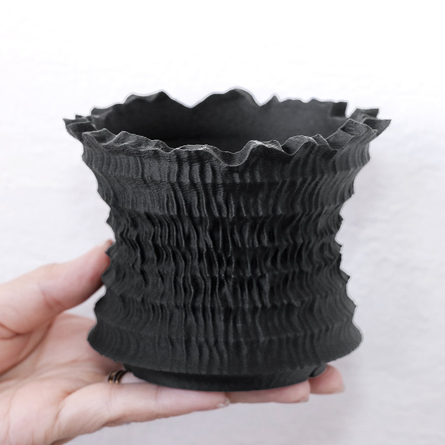 Adv-051-S (110×90)｜Shinogi cr｜彫刻的な造形美を纏う3D植木鉢｜Adv