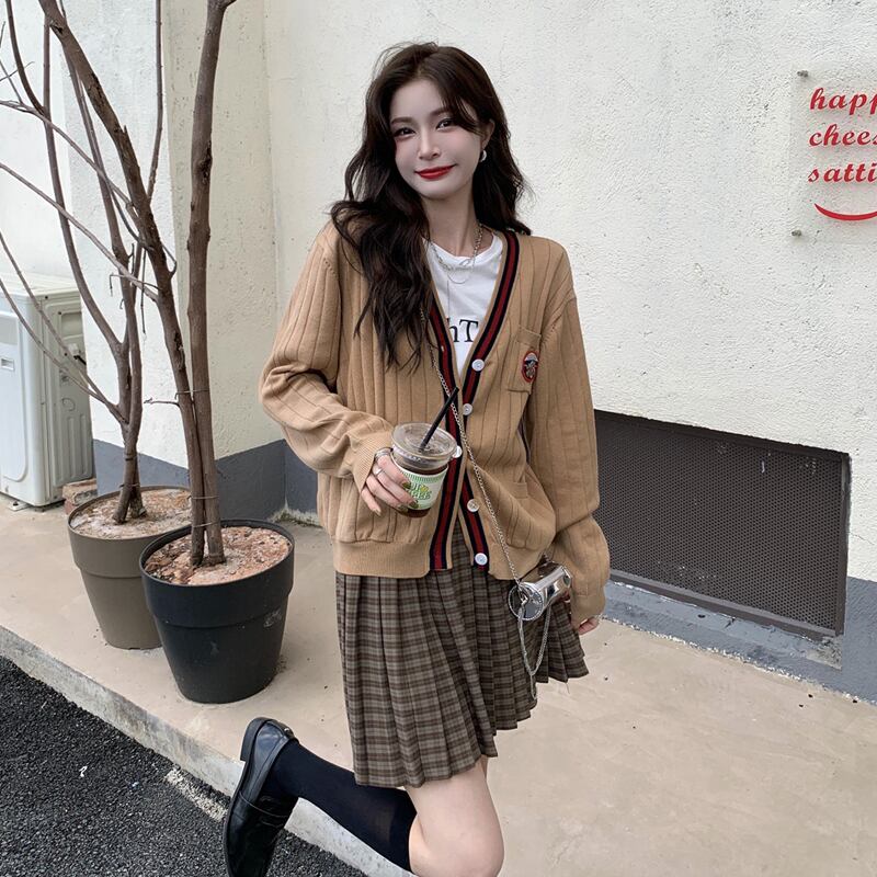 スタイルホワイトセーター コート スプリングオータムルーズVネックニットカーディガン 春物 秋物 試着室81805733295