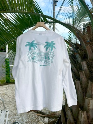 LIFE is × TAMOコラボ ワンカラーロンT ￥7,000(￥7,700)