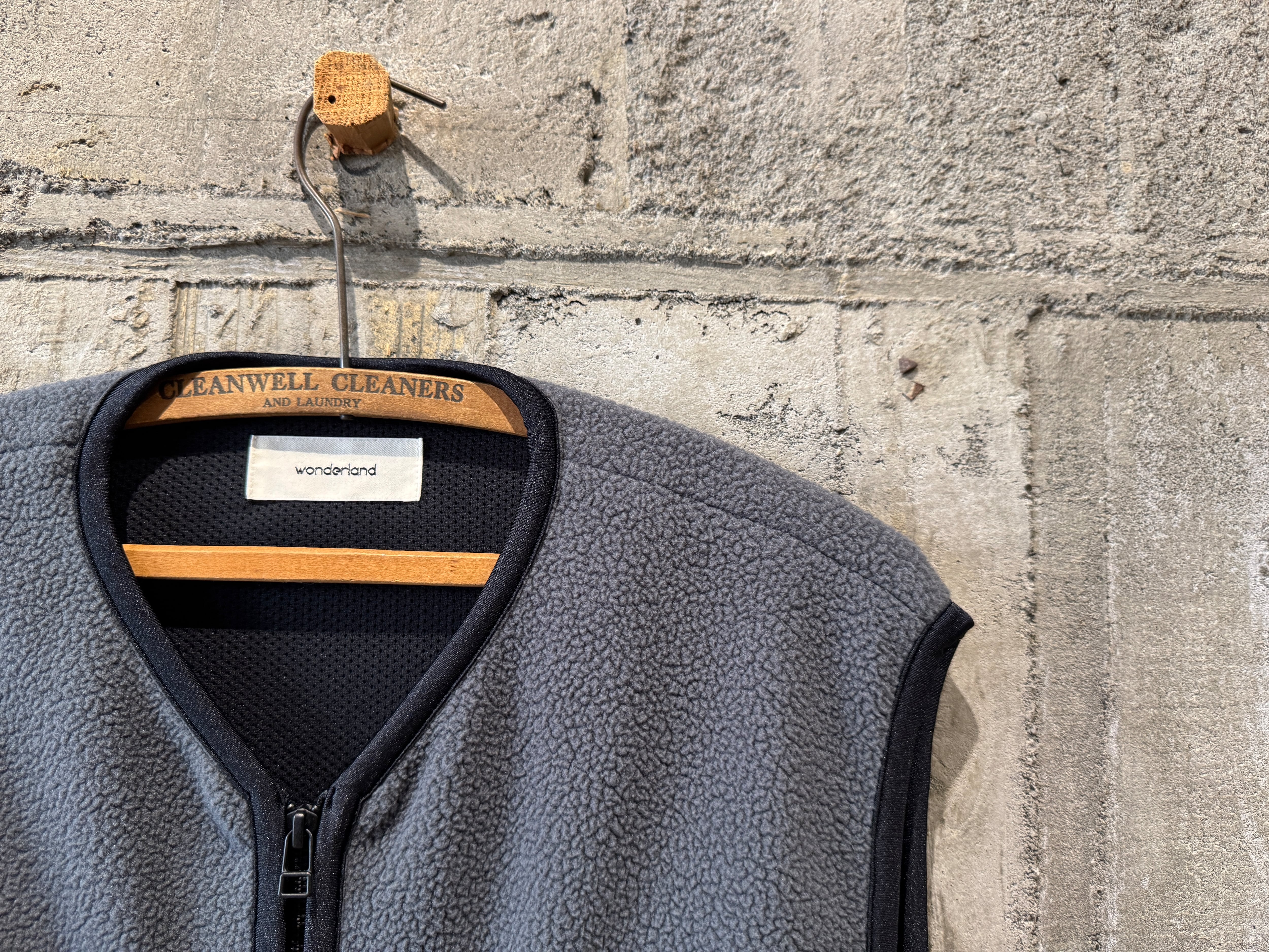 wonderland Store Vest/Gray | SHHH ONLINE STORE