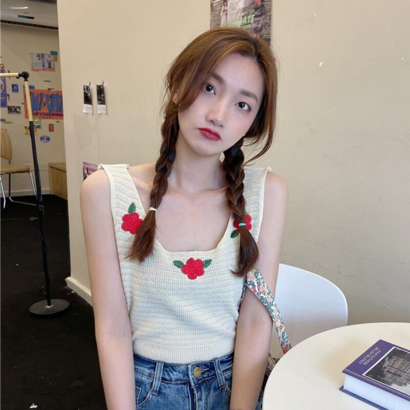 サマーブラウス ノースリーブショートニット レッド 刺繍 夏物 フラワーデザイン 1号婦人45630037443