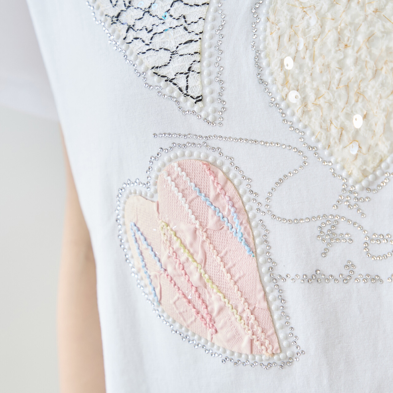 TRUBE レースハートラインストーンスパンコールデコTシャツ【M~L】ホワイト