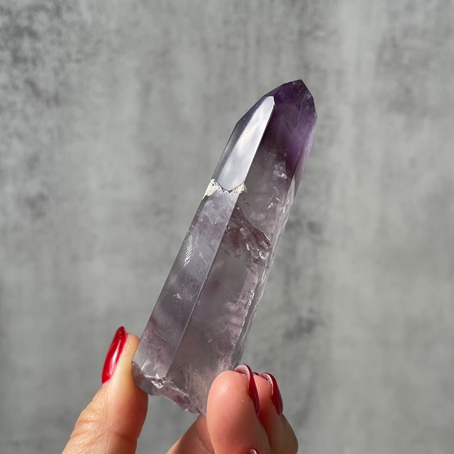 ブラジル・コルデイロス産 パープルファントムアメジスト｜研磨ポイント・一点もの