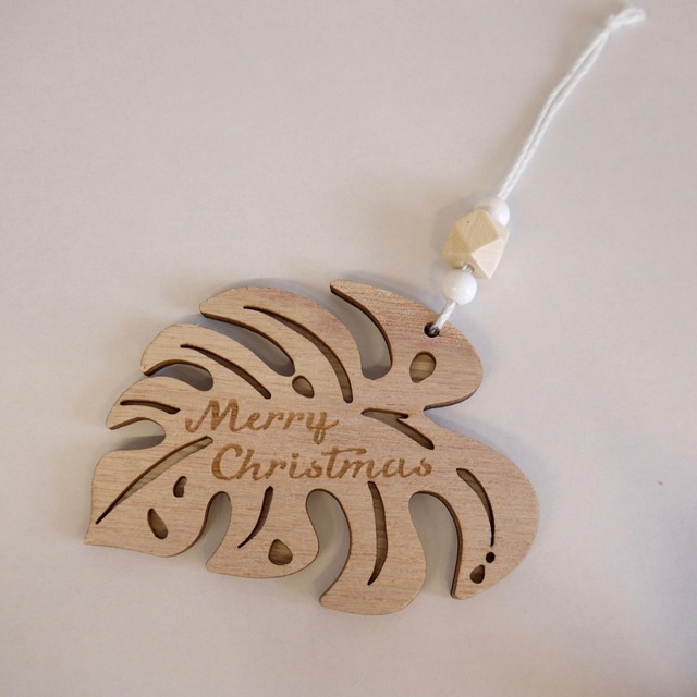 ★ハワイアン雑貨★ハワイアンクリスマス／Mele Kalikimaka／メレカリキマカ／ハワイアンウッド オーナメント／ギフト／HAWAII＜モンステラ＞