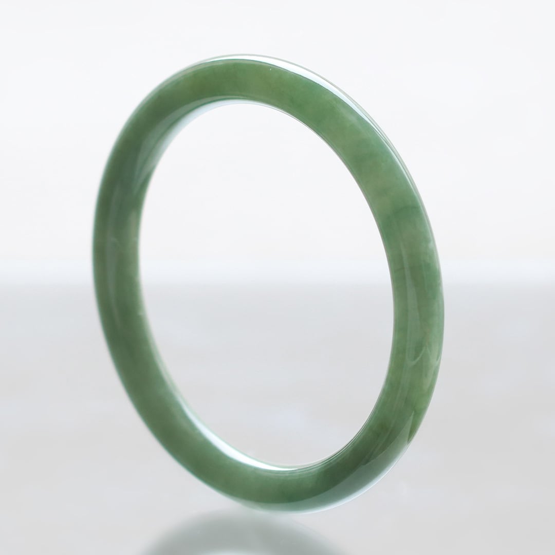 内径 約55mm 】透明感抜群！翡翠の色味を楽しめる！バングル A貨翡翠