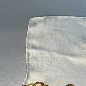 CHANEL シャネル ココマーク タグ付き シルク スカーフ ホワイト A-10131