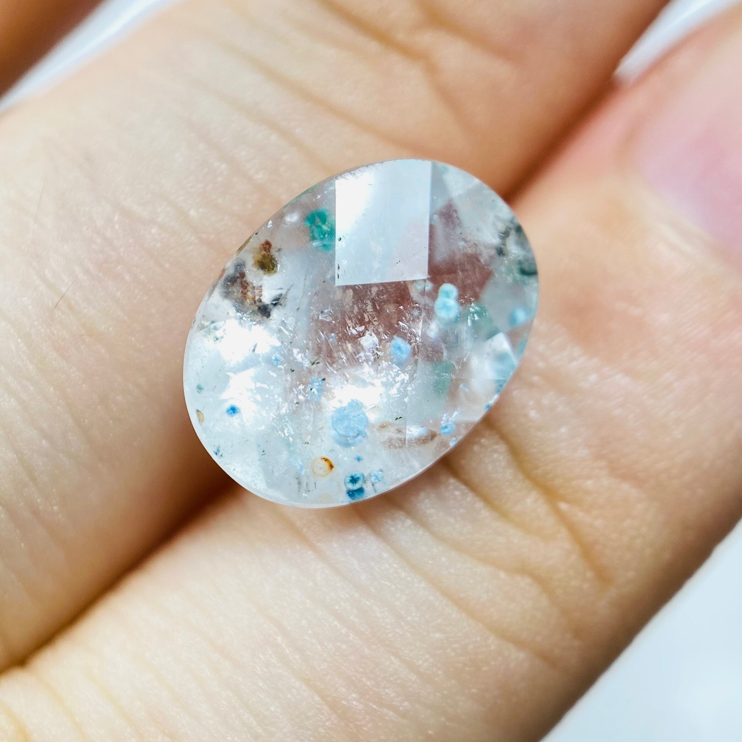 チェスカットの珍しいギラライトインクオーツ