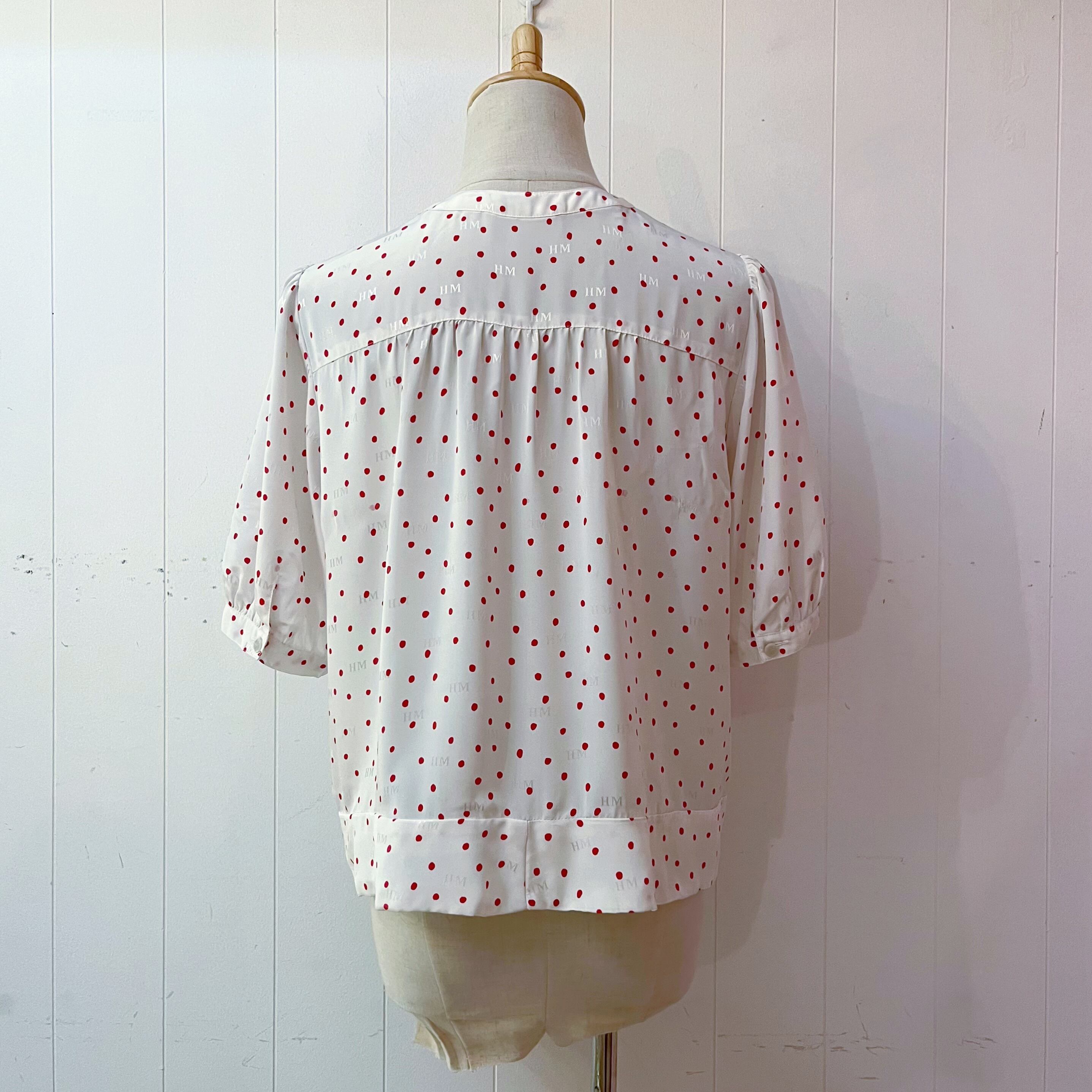 red dot pleats white blouse