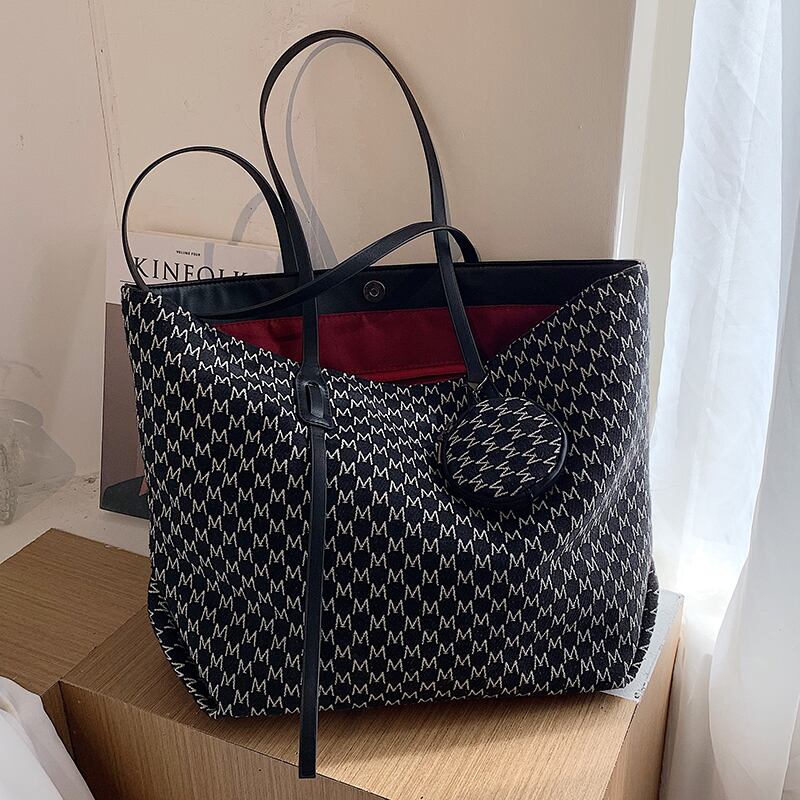 大容量ハンドバッグレディースバッグ2020新しい流行の秋と冬のカジュアルファッション人気のショルダーバッグ雰囲気のあるポータブルトートバッグ Tiancai_Wing_Bag15211501283