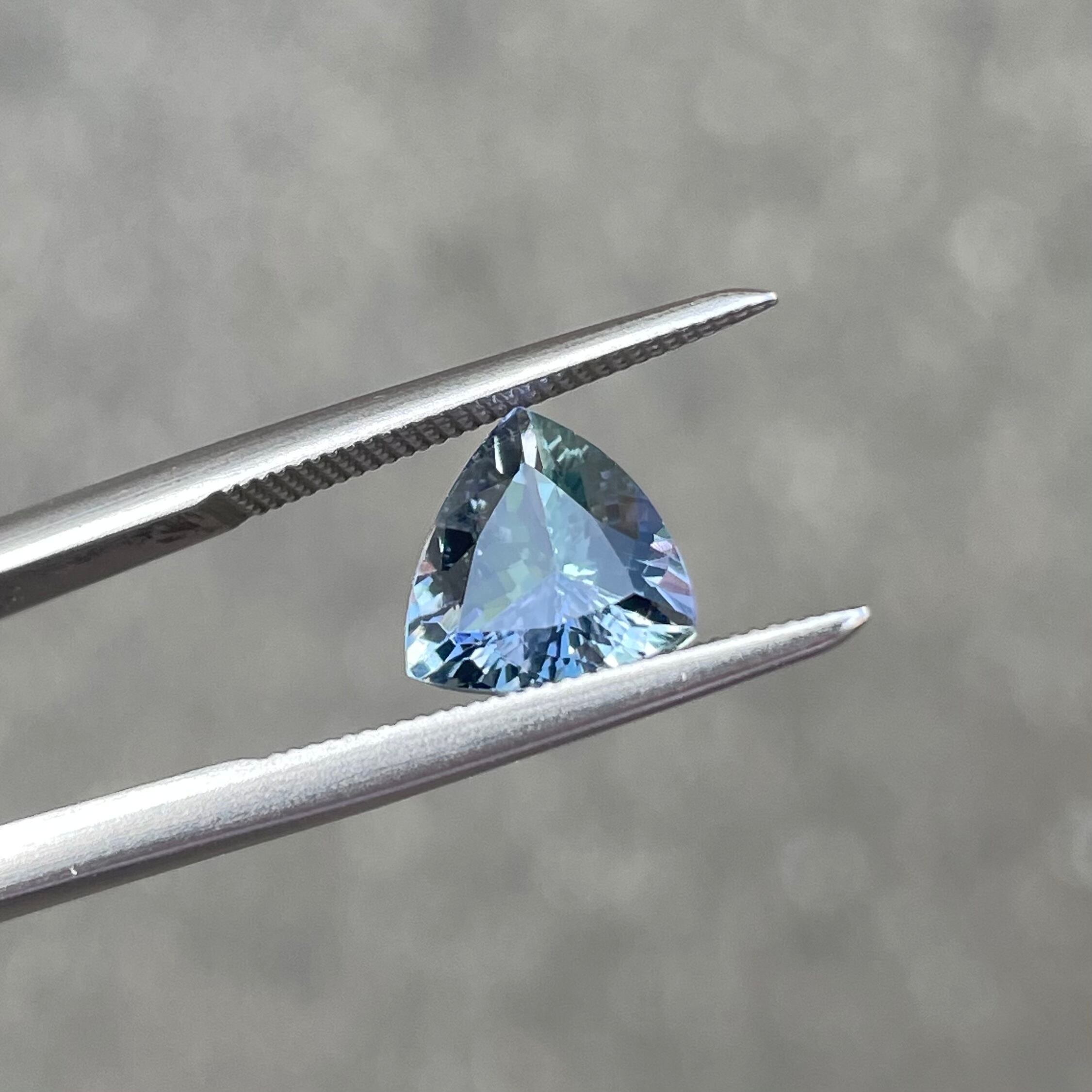 ゾイサイト 0.52ct トリリアント 【公式通販】