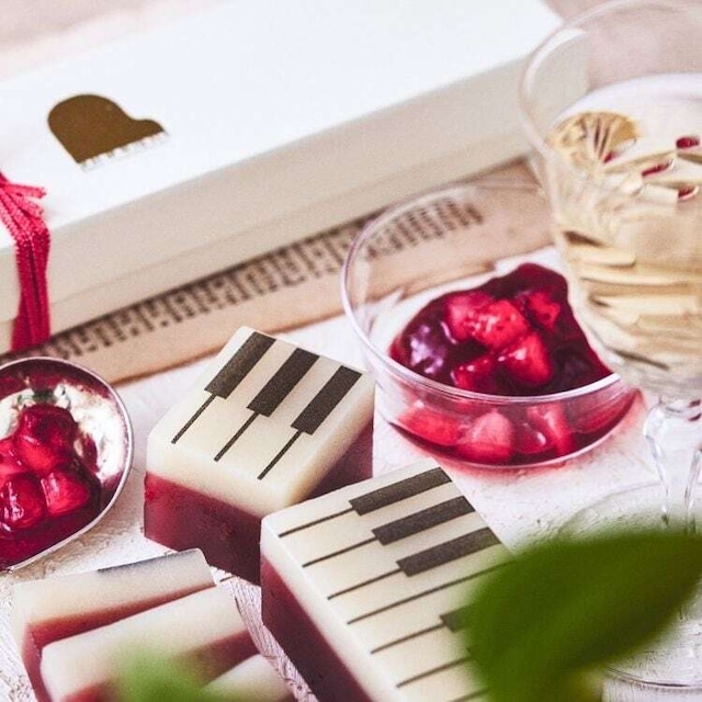 【Ｃセット】ハーフサイズ【母の日限定セット・ギフトBOX入り】strawberryとmatchaの2棹セット