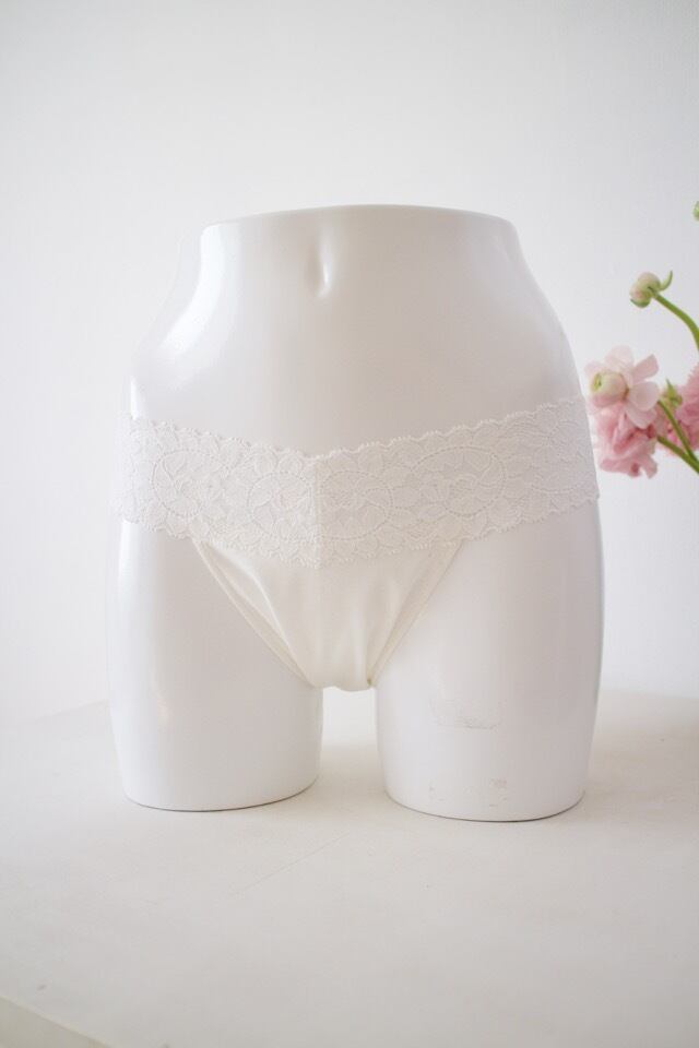 Punties* ローライズタイプ <ホワイト> サークルリーフ