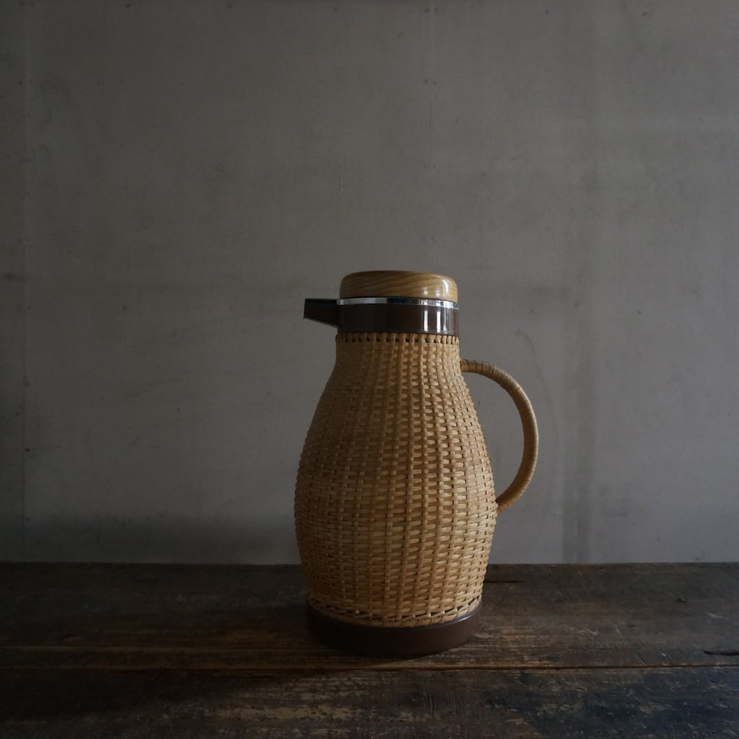 古い国産の魔法瓶