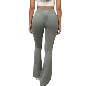 美尻フレアパンツ アーミーグリーン