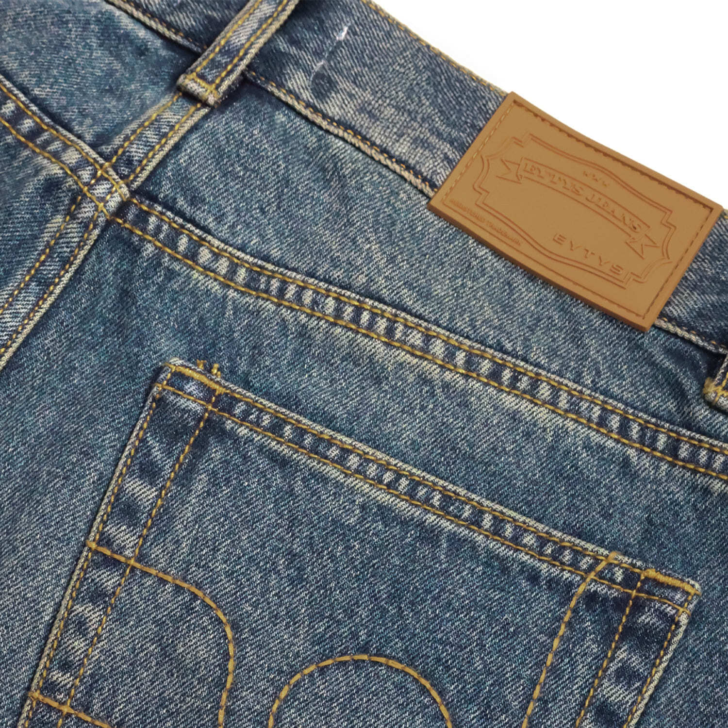 UNEEK BASEMNT - Discover independent style.