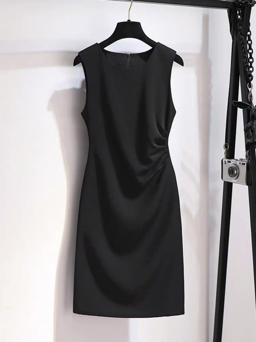 上品なシンプルワンピース G12CON0030