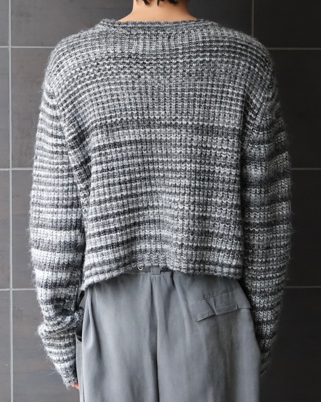 short length stripe knit