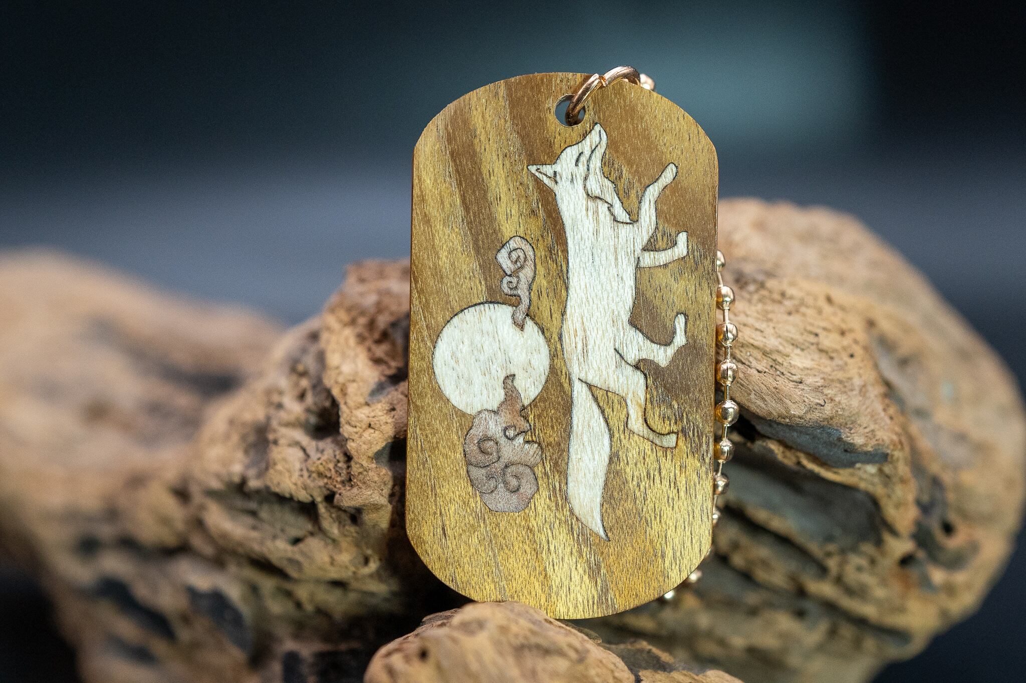 【黄金の木】 御蔵島 金桑 ドッグタグ 象嵌 十五夜きつね