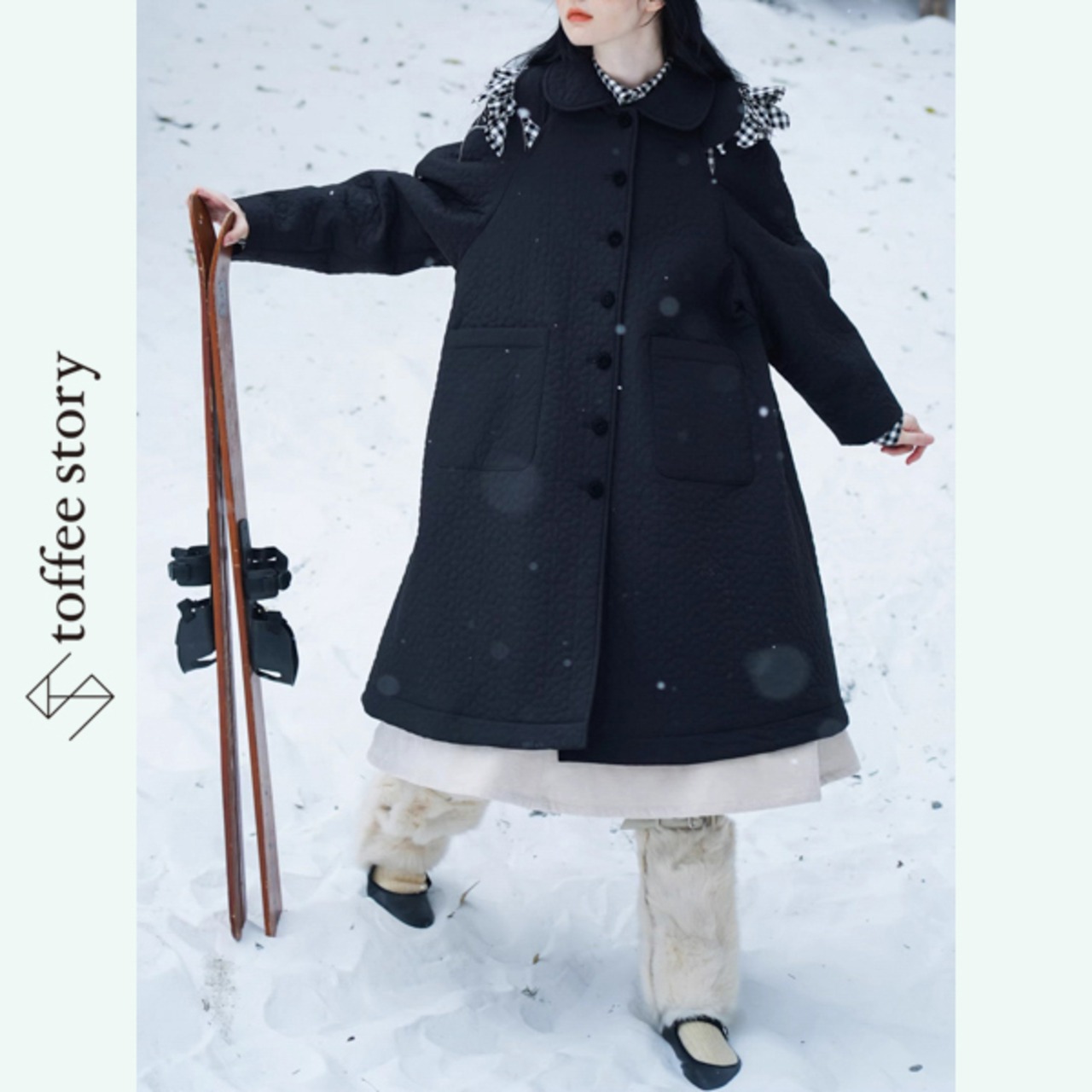 黒花キルティングに秘密が覗く物語ロングジャケット《W0222》