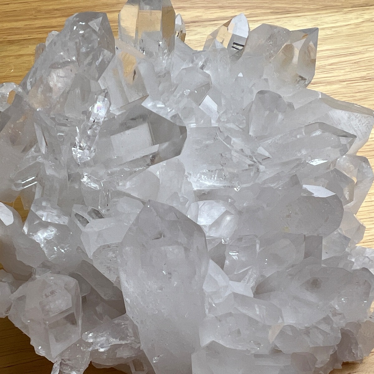 天然水晶 クラスター【697g】プレミアムグレード アメリカ・アーカンソー 産 | Kaeru-Oneness オンラインショップ