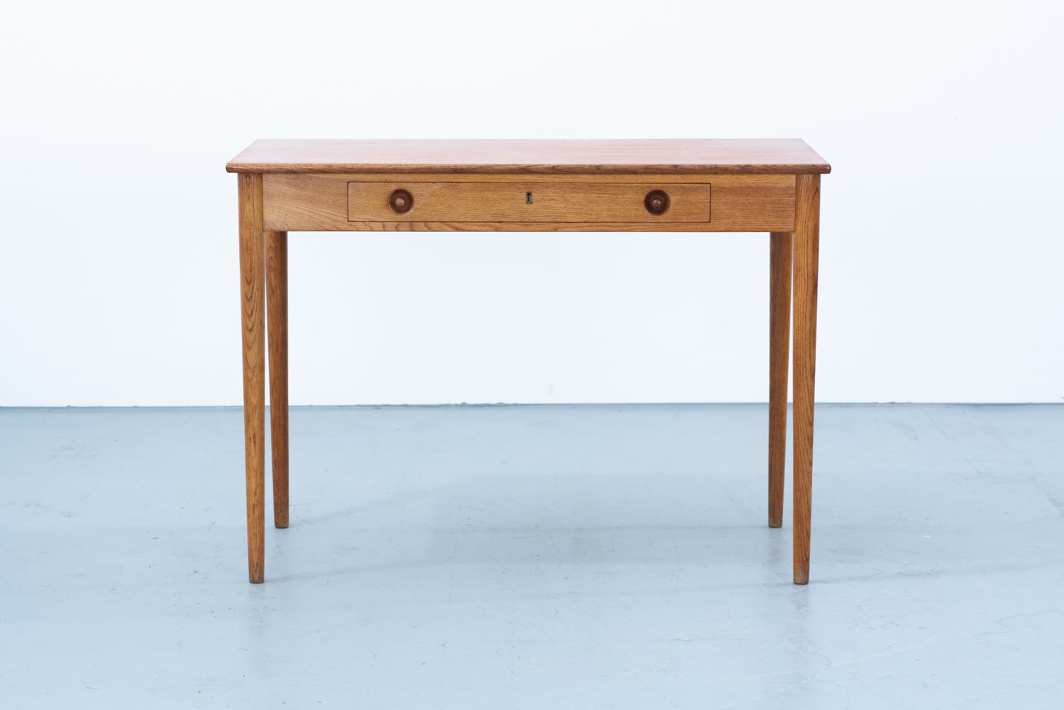 Hans J Wegner | ハンス J ウェグナー | kaikki gallery | 北欧