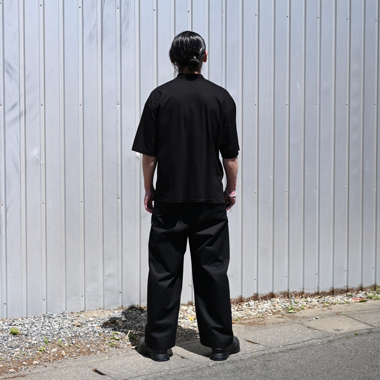 UNTRACE(アントレース）256(ハーフジッププルオーバーシャツ)、LEH(レー）Wrap Wide Slacksコーディネート