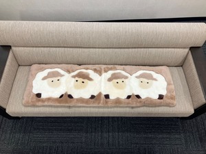 【サンプル2点のみ】ふっくらボリュームたっぷり！4連ひつじムートンマットロング