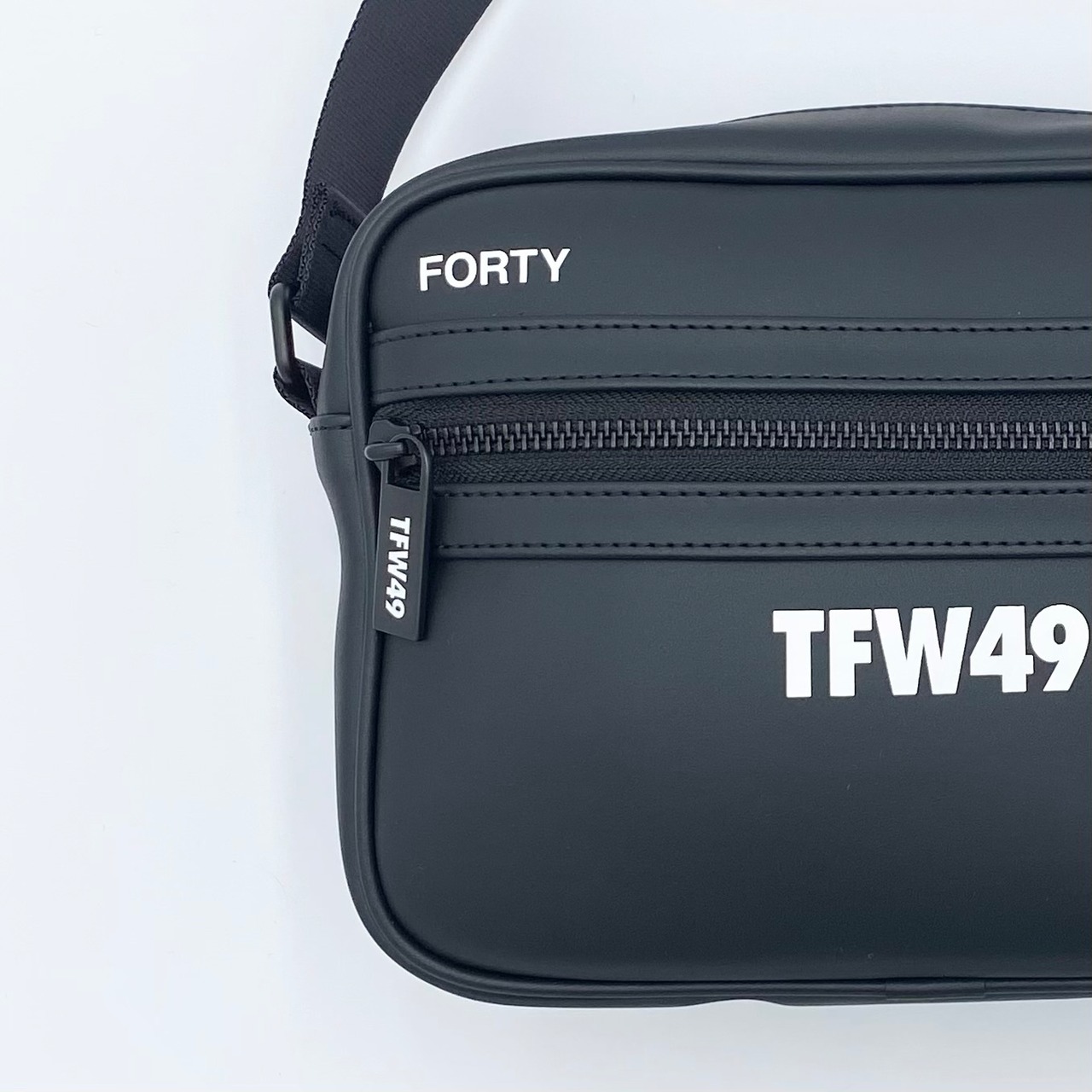 TFW49】LEATHER SHOULDER BAG | Sandy GOLF