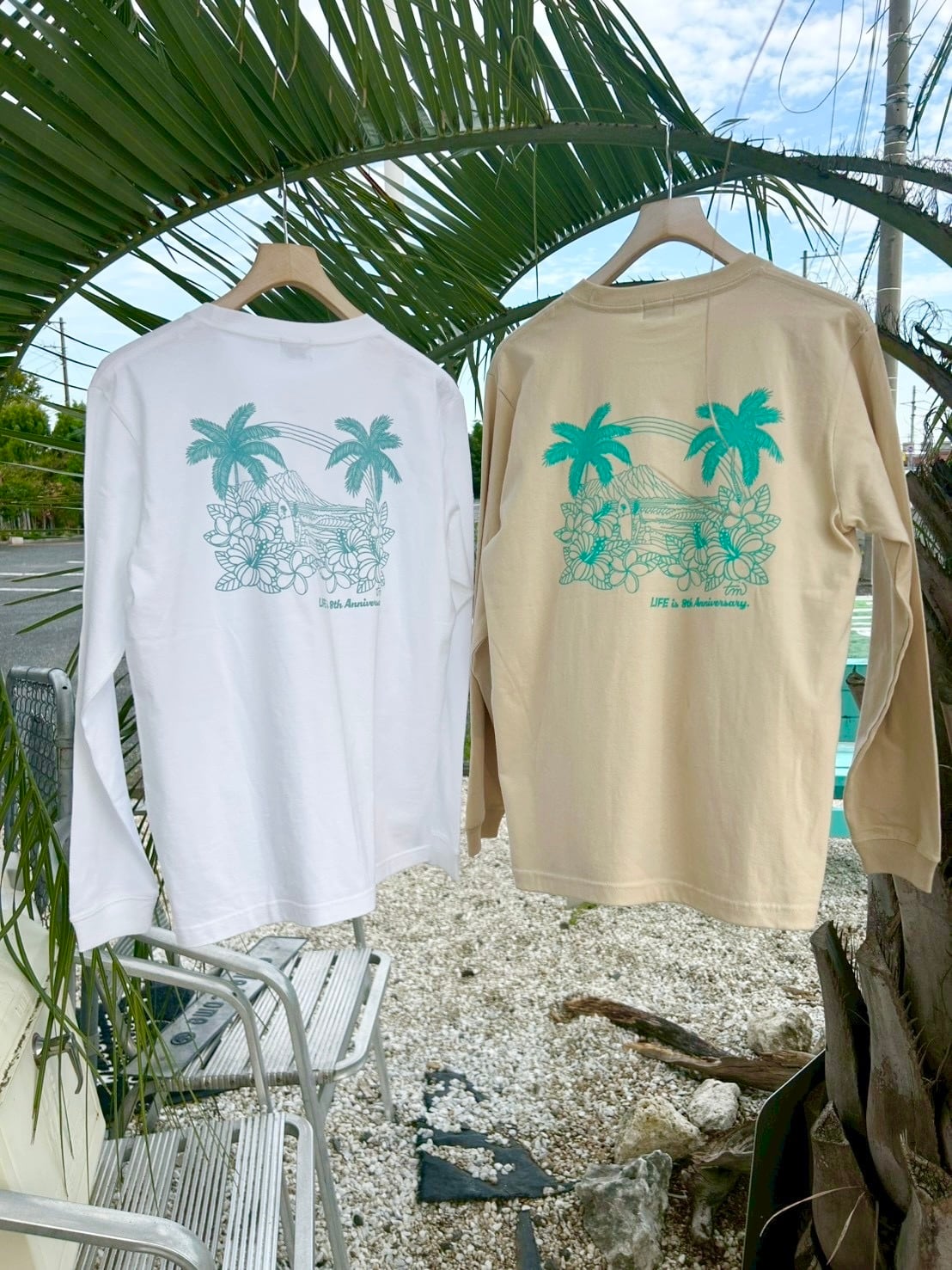 LIFE is × TAMOコラボ ワンカラーロンT ￥7,000(￥7,700)