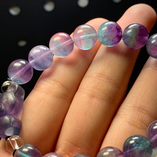 1.フローライト×くまちゃんフローライト・デザインブレスレット