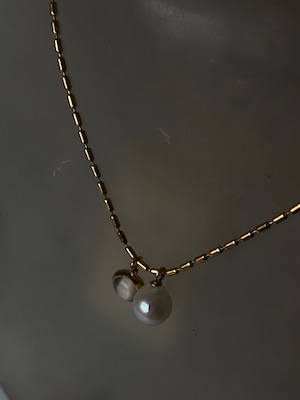 アコヤ貝真珠7ミリ一粒とカルセドニーネックレス