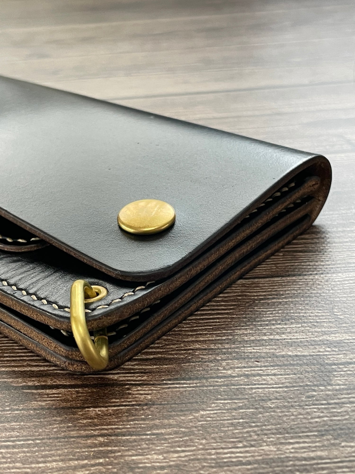 在庫品】トラッカーウォレット/クロムエクセル・茶芯ブラック | 革工房 在庫品】トラッカーウォレット/クロムエクセル・茶芯ブラック | 革工房