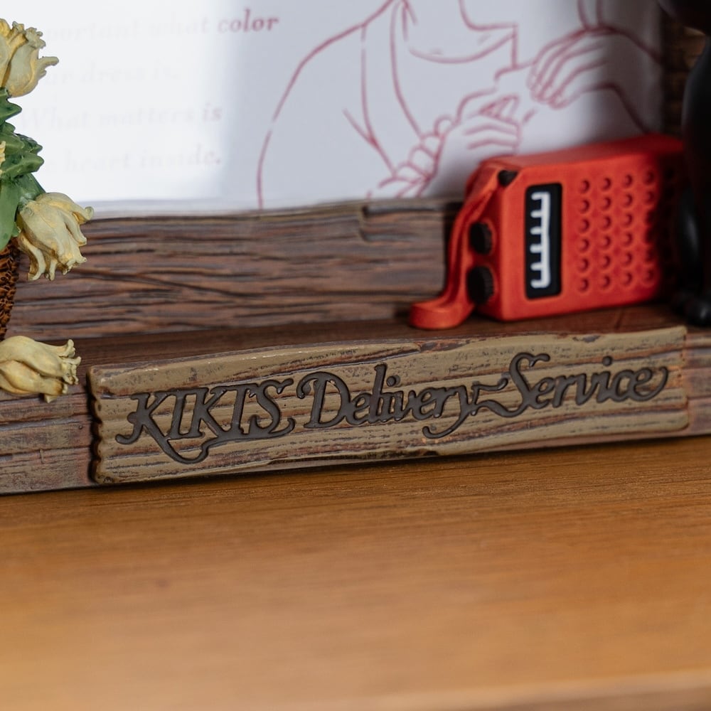 魔女の宅急便 コリコの街　ジジ　フォトフレーム 魔女の宅急便 コリコの街 ジジ フォトフレーム Amazon.co.jp: 魔女宅