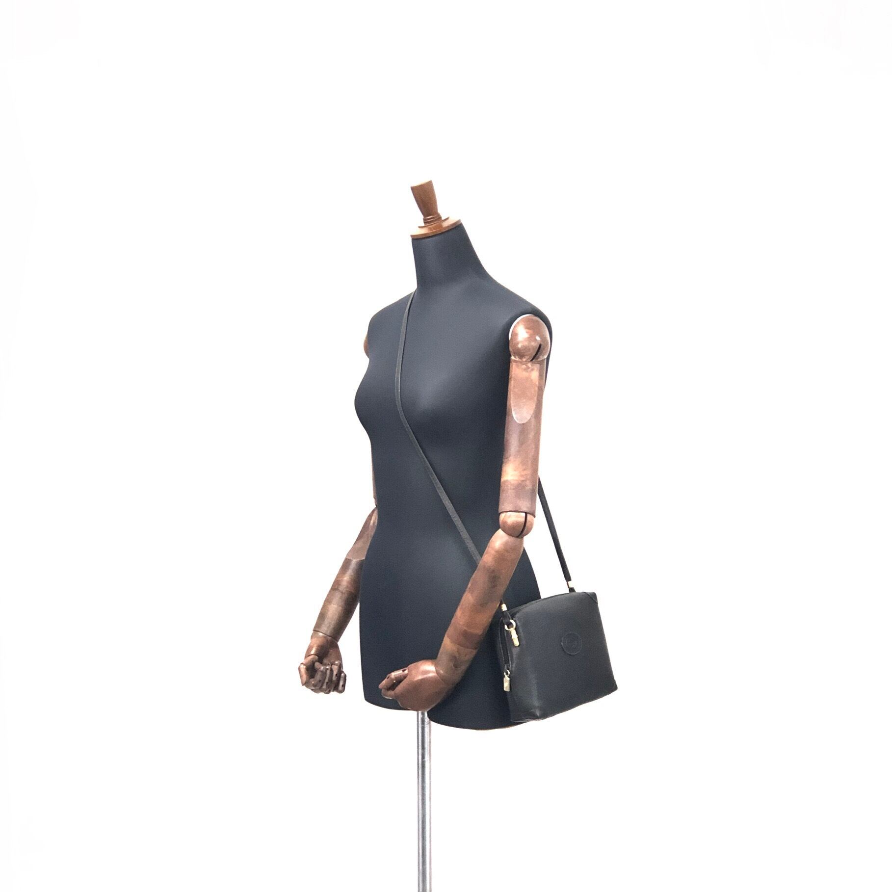 GUCCI グッチ GG型押し エンボスレザー ポシェット ミニバッグ GUCCI グッチ GG型押し エンボスレザー ポシェット ミニバッグ