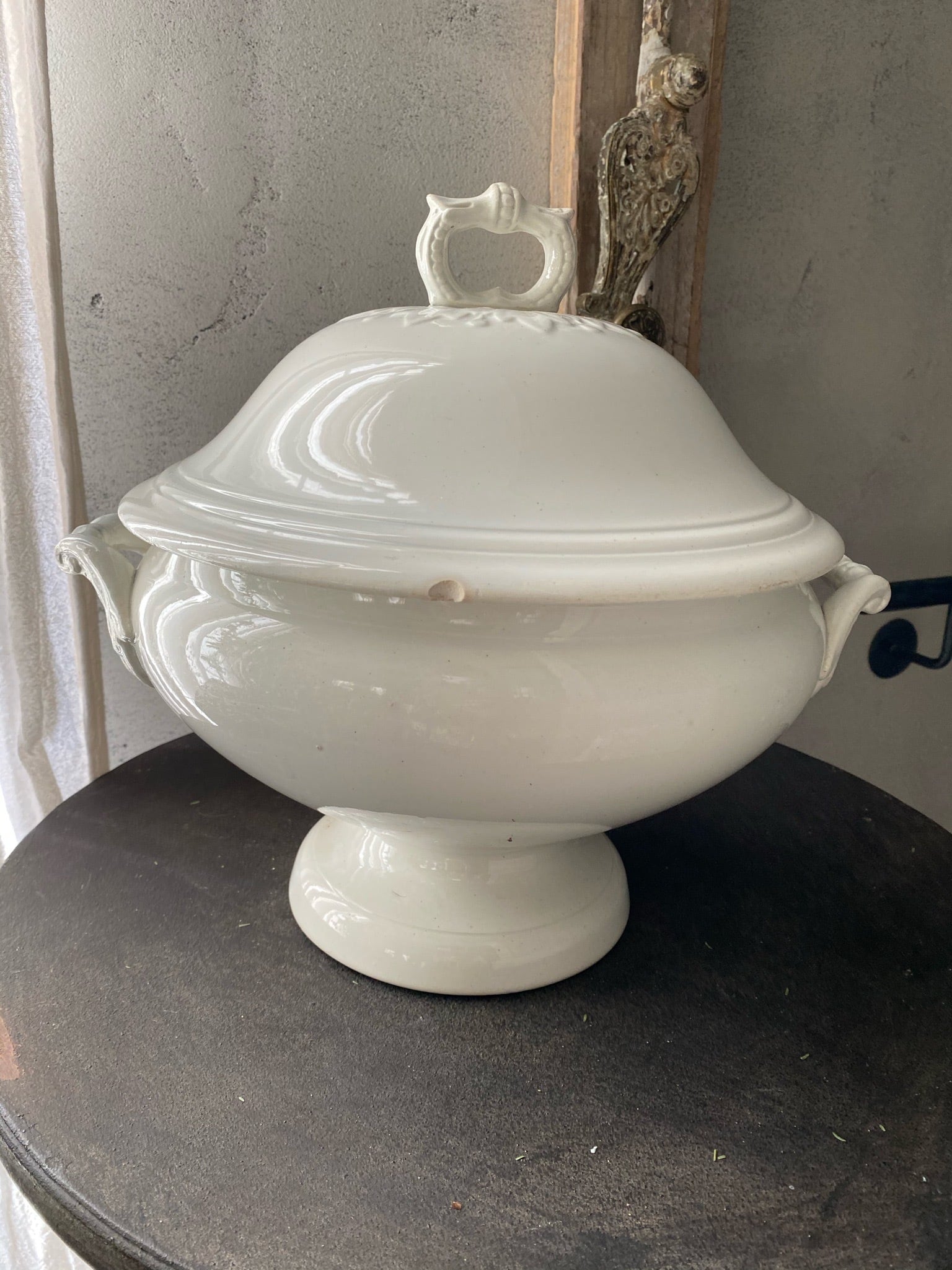 フランスアンティーク小鳥と蝶お花モチーフのハンドペイントホーロースーピエール フランスアンティーク小鳥と蝶お花モチーフのハンドペイントホーロー