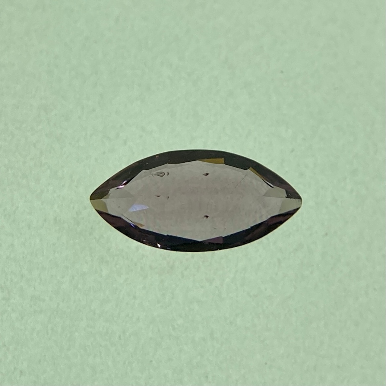 スピネル マーキスカット 訳あってお買い得 約7.1*3.4*2.6mm r-0517