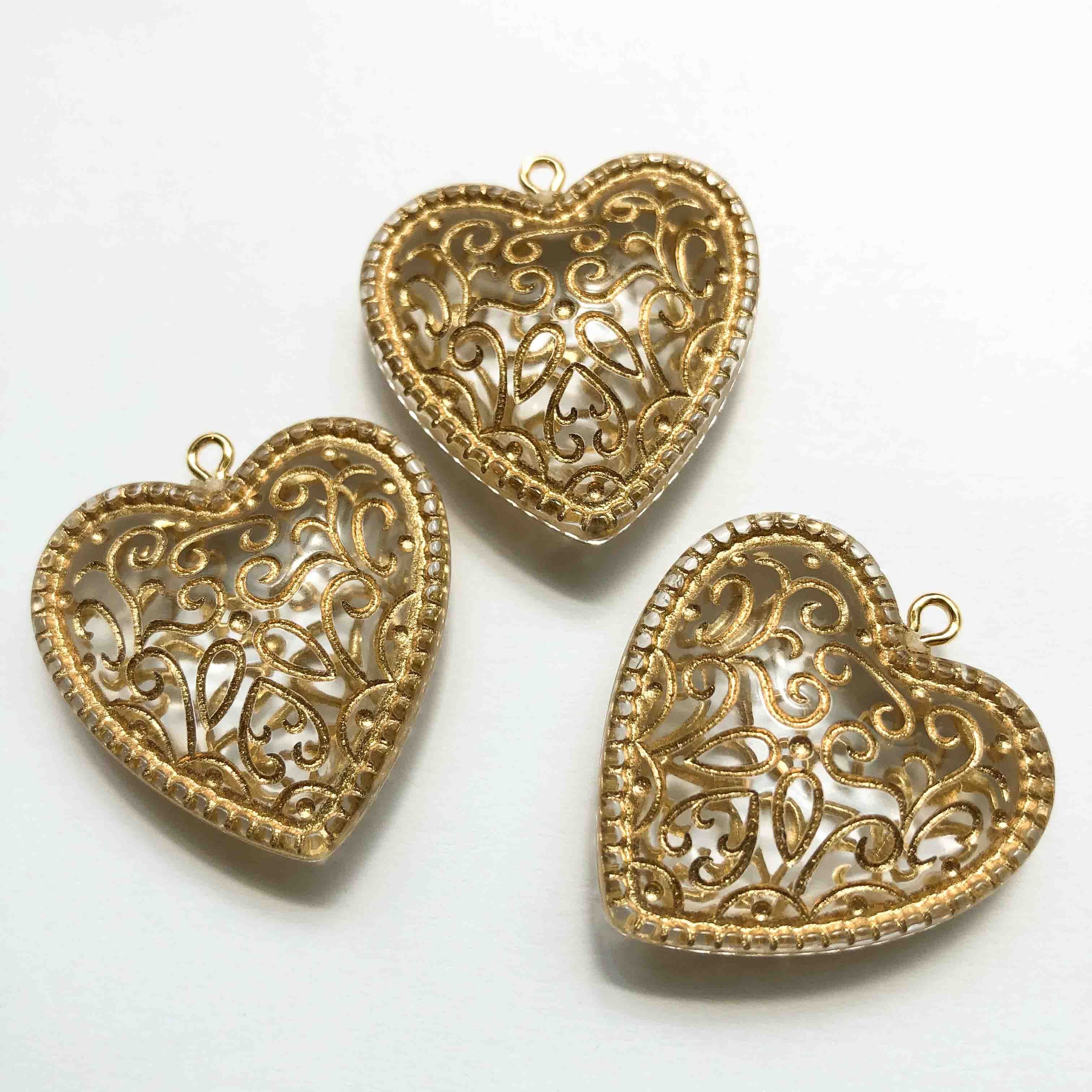再入荷〉模様入りハートのアクリルチャーム（ゴールドライン） | Dua