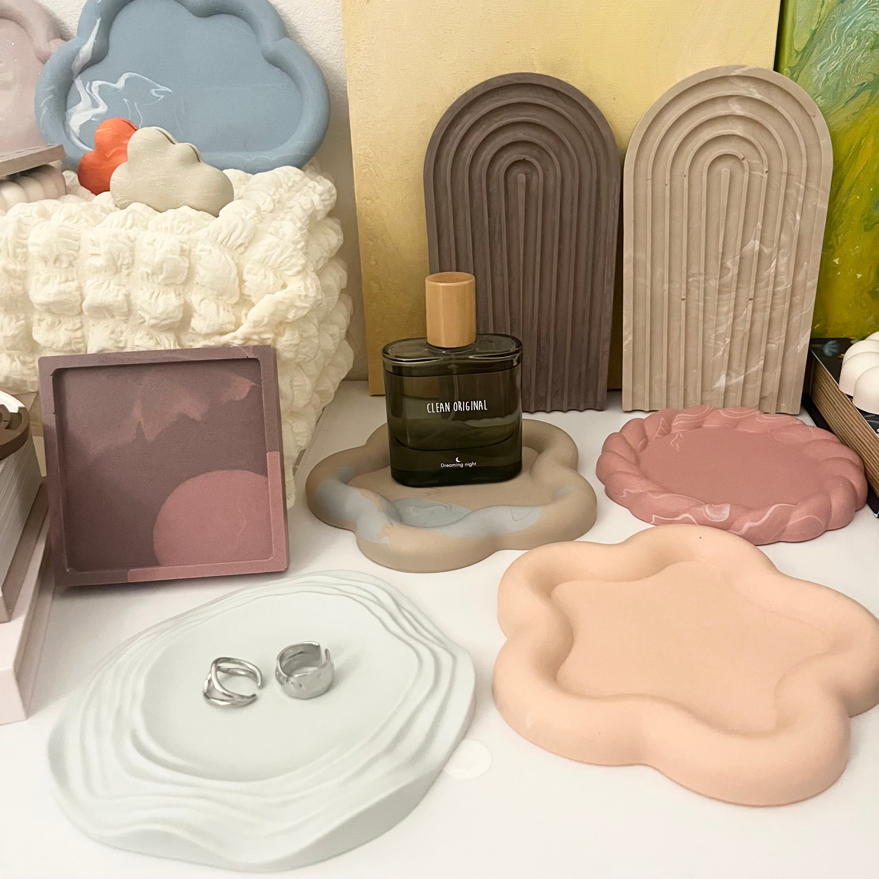 ジェスモナイト hand shaped tray ワックス仕上げ mulch tray【beige×white】ジェスモナイト Jesmonite | Pay ID