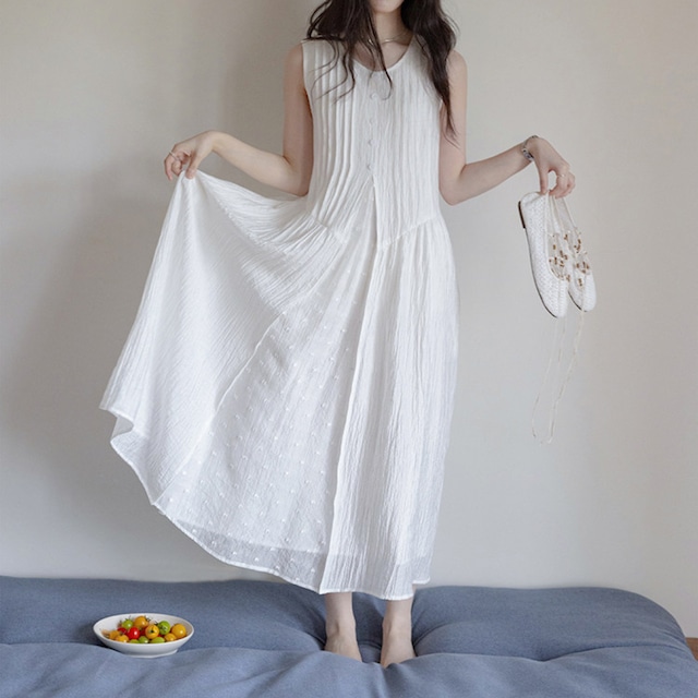 pleated sleeveless long dress