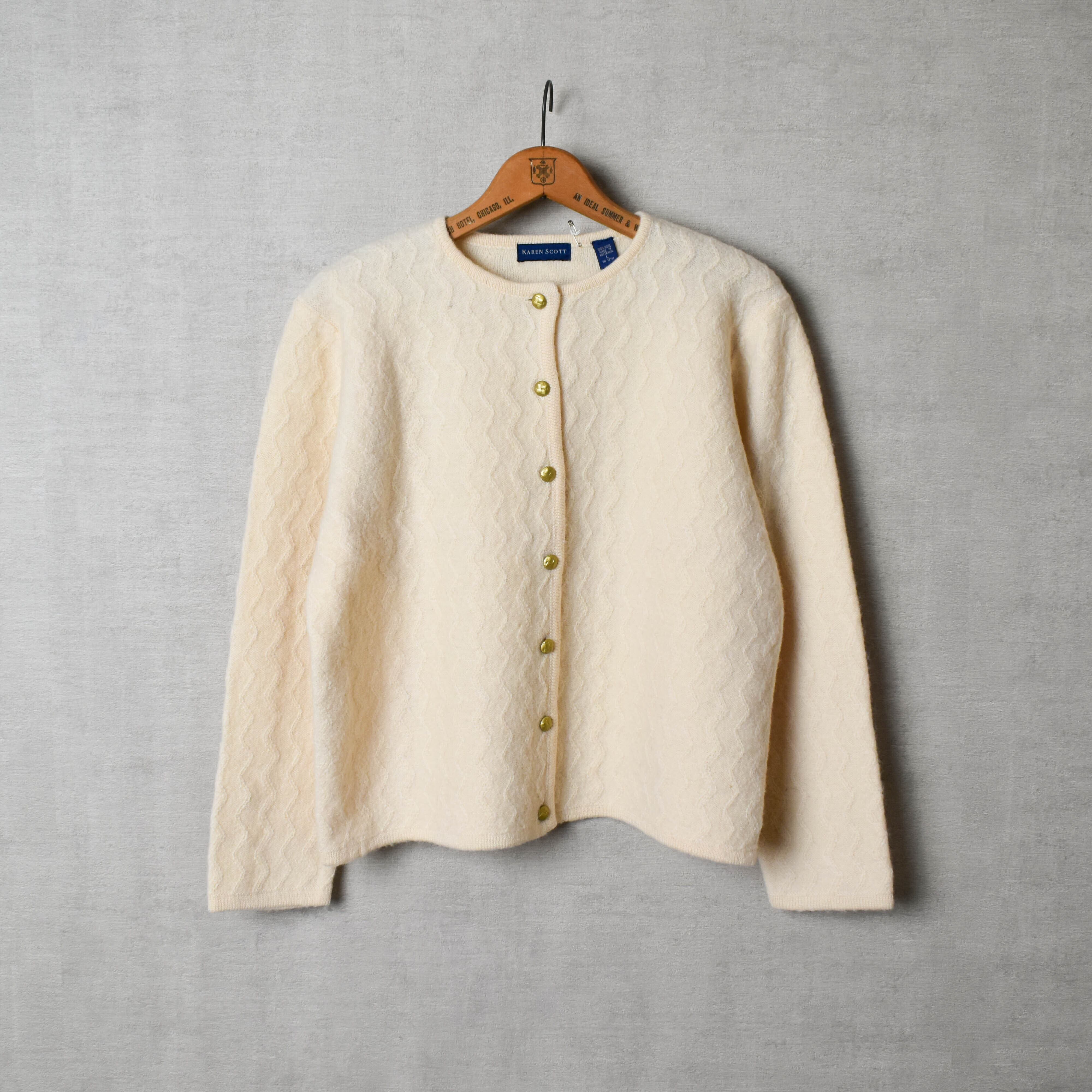 [USED] KAREN SCOTT made in AUSTRALIA gold button knit cardigan