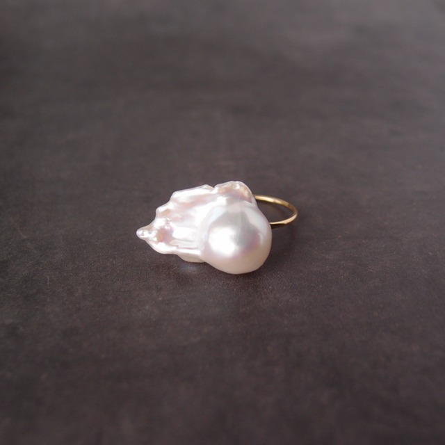 Baroque Pearl Ring【GP】大粒 バロックパール 指輪（11号フリー／Fishtail）